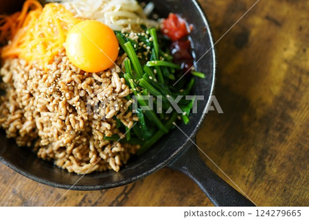 豬肉拌飯和豆腐碎 124279665