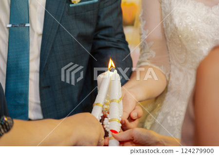 Elderly parents set fire to the newlyweds at the Elderly parents set fire to the newlyweds at the 124279900