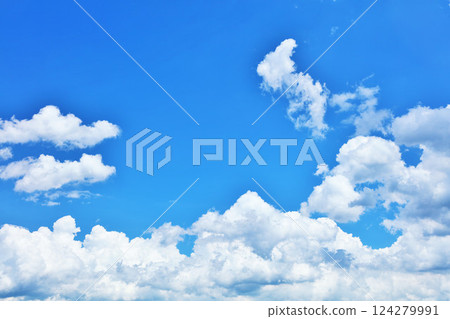 夏天藍天和雲彩 124279991