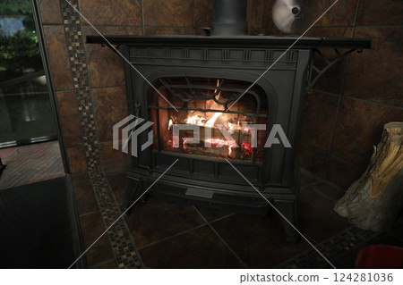 壁爐 124281036