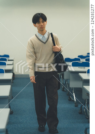 男人 高中生 初中生 124281277