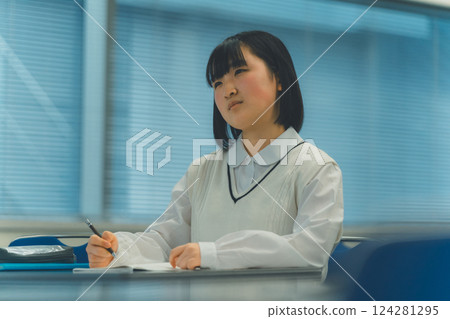 high school student, girl, females 124281295