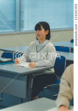 高中生 少女 學生 124281302