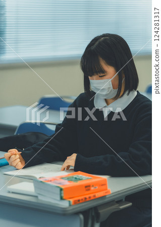 高中生 學習 教育 124281317