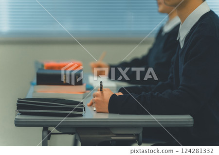 high school student, studying, girl 124281332