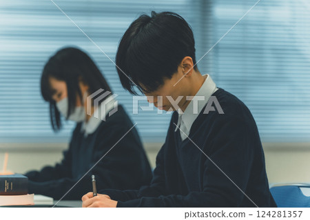 高中生 學習 教育 124281357