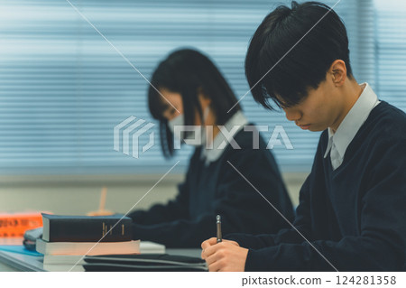 高中生 學習 教育 124281358