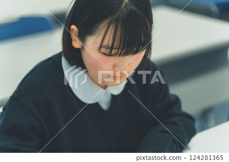 high school student, studying, girl 124281365