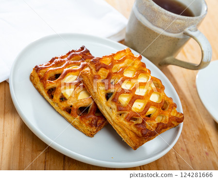 Puff pastry with goat cheese 124281666