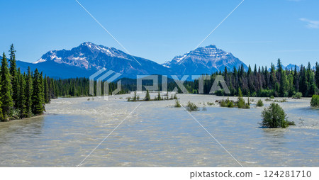 Athabasca River with Mount Kerkeslin and Mount Hardisty, Jasper National Park, Canada. 124281710