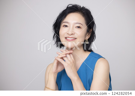 美麗中年婦女肖像 124282054