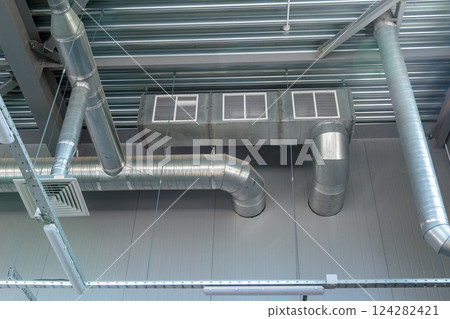 Heating pipe system in the warehouse of the Heating pipe system in the warehouse of the 124282421