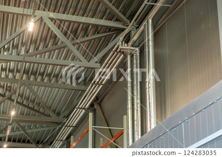Heating pipe system in the warehouse of the 124283035