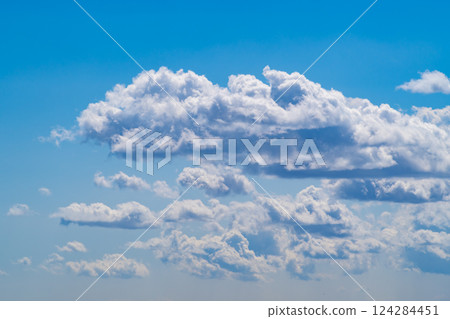 春雨過後藍天上的白雲 d-1 春雨過後藍天上的白雲 d-1 124284451