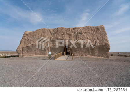 Yumen Pass Ruins 124285384