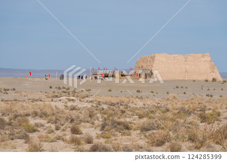 Yumen Pass Ruins 124285399