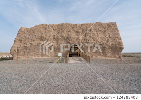 Yumen Pass Ruins 124285408