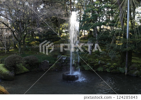 一個噴泉 124285843