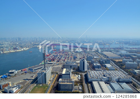 View of the bay area from the observation deck of the Osaka Prefectural Government Sakishima Building (Cosmo Tower) View of the bay area from the observation deck of the Osaka Prefectural Government Sakishima Building (Cosmo Tower) 124285868
