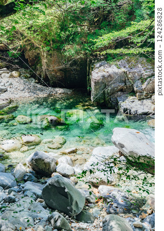 <Nagano> Beautiful scenery of Atera Valley 124286828
