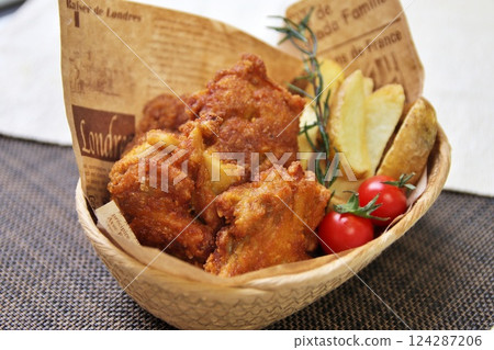 Fried Chicken Basket 124287206