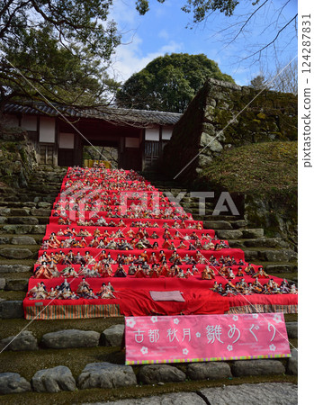 長屋門的雛人偶 124287831