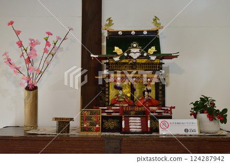 Hina dolls at the Kuno residence, a samurai residence 124287942