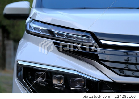 Car headlight image Car headlight image 124289166