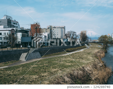從開運橋眺望岩手山 124289740