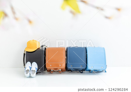 school bag  124290284