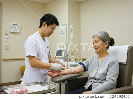 Male doctor 124290401