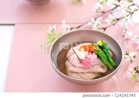 Sakura somen noodles served in a bowl Sakura somen noodles Sakura somen noodles served in a bowl Sakura somen noodles 124291743