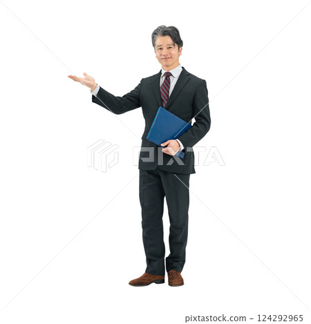 中年商人拿著文件引導。全身照片 PNG,背景透明,手工精確裁剪 中年商人拿著文件引導。全身照片 PNG,背景透明,手工精確裁剪 124292965