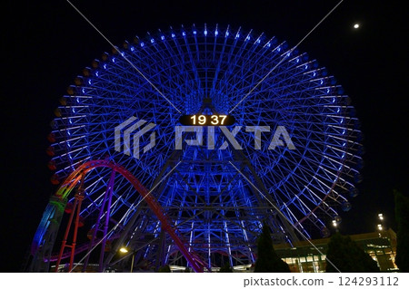 Yokohama cityscape night view Minatomirai district Yokohama cityscape night view Minatomirai district 124293112