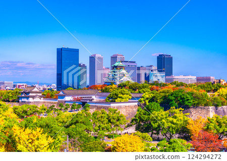 Osaka Castle and Osaka Business Park in the fall 124294272