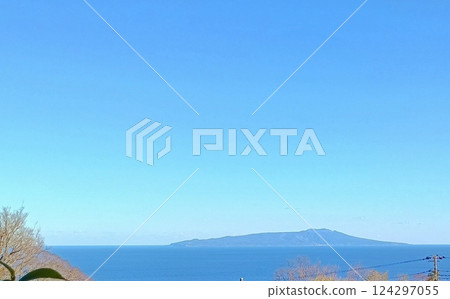 The color between the blue sky and the sea The color between the blue sky and the sea 124297055
