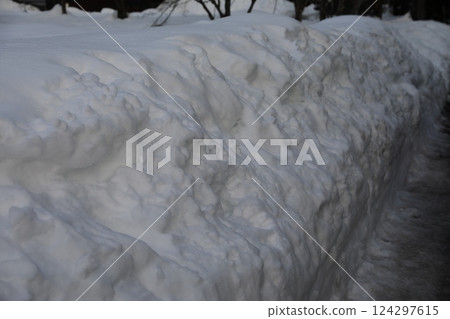 雪牆 124297615