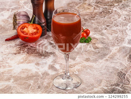 Fresh tomato juice in the glass Fresh tomato juice in the glass 124299255