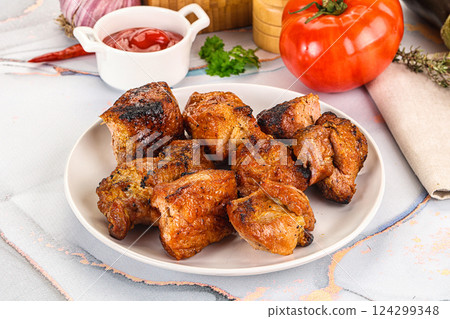 Grilled pork neck meat shashlik Grilled pork neck meat shashlik 124299348