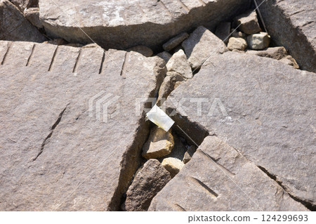 Marine trash 610 Marine trash 610 124299693