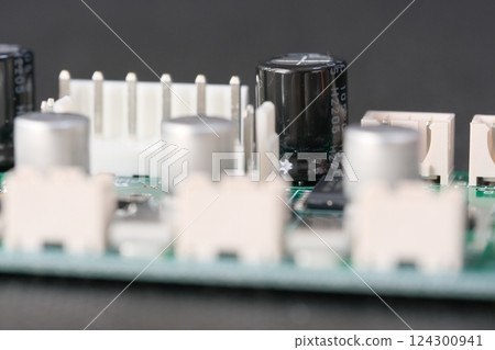 板上電容電路 124300941