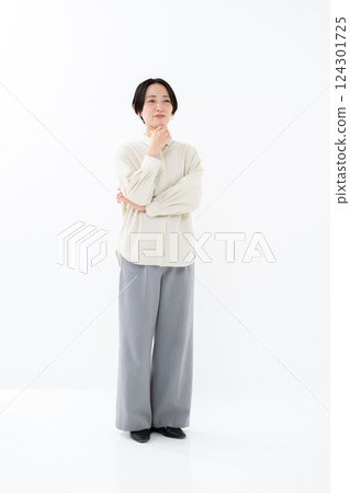 Woman portrait full body 124301725