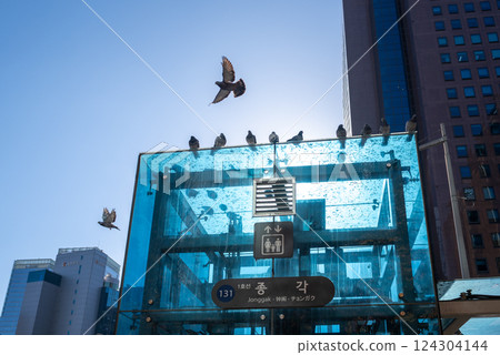 Entrance to the Jonggak subway station of the Seoul Metropolitan Subway railway system in Seoul, capital of South Korea 124304144