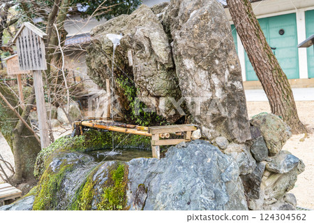 京都市伏見區深草藤森神社(菖蒲節的發源地) 勝利之神與馬匹 藤野水(京都名水) 京都市伏見區深草藤森神社(菖蒲節的發源地) 勝利之神與馬匹 藤野水(京都名水) 124304562