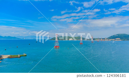 Cable car over the sea. 124306181