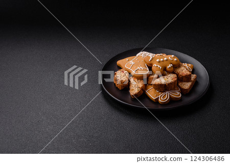 Christmas cantuccini cookies with nuts and candied fruits, gingerbread 124306486