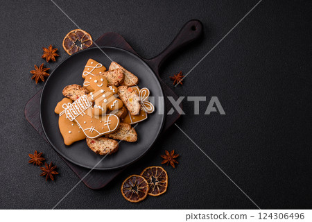 Christmas cantuccini cookies with nuts and candied fruits, gingerbread Christmas cantuccini cookies with nuts and candied fruits, gingerbread 124306496