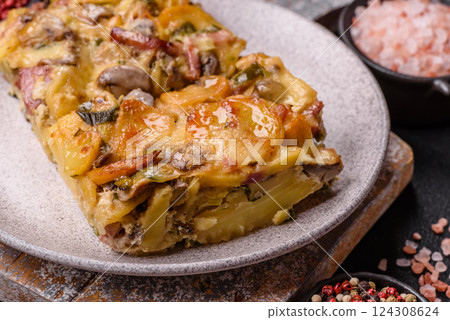 Shepherd's pie with potatoes, meat, vegetables, salt, spices and herbs Shepherd's pie with potatoes, meat, vegetables, salt, spices and herbs 124308624
