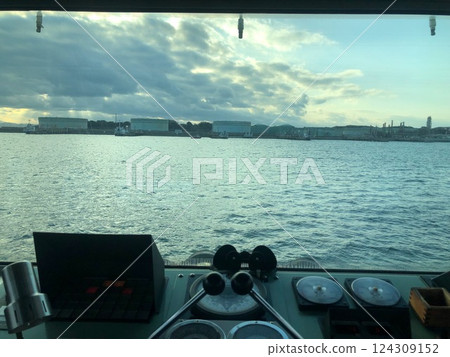 從船橋上看海洋 124309152