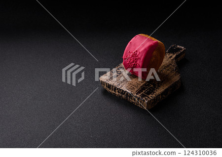 Round sweet New York roll croissant with raspberry cream filling Round sweet New York roll croissant with raspberry cream filling 124310036